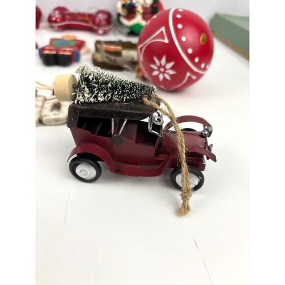 Lot of 22 Holiday Ornaments Christmas Stars Sphere Santa Metal Bundle - Picture 9 of 15